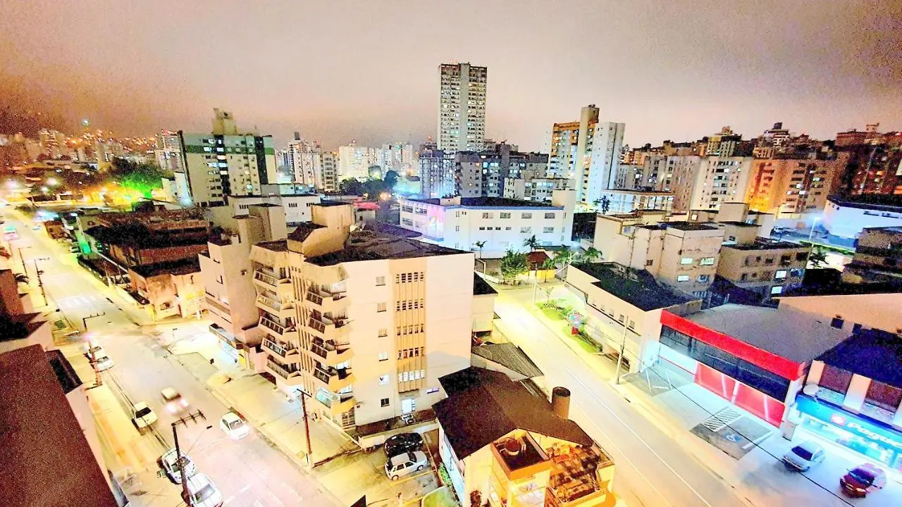 Apartamento Quarto Home Office No Centro Com Cama Box De Solteiro - Wifi - Tv - Banheiro - Sala De Estar E Cozinha - Apto Compartilhado Com Anfitrioes Experientes Em Hospedar - Superhost No Bnb 5 Estrelas Criciuma